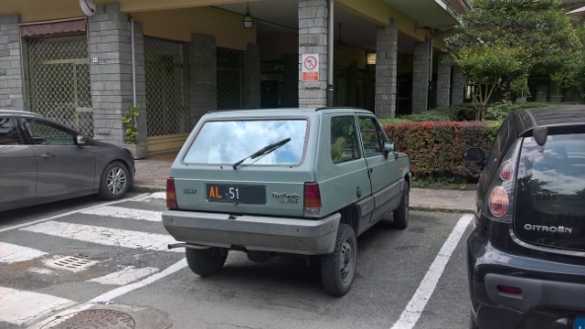 www.targhenere.net/gallery2/wp-content/uploads/2019/04/fiat_panda_4x4_1985_alfa33_tn43382.jpg