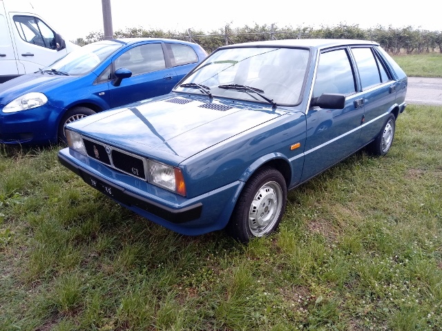 www.targhenere.net/gallery2/wp-content/uploads/2019/06/lancia_delta_1600_gt_1983_1.jpg