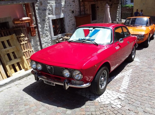 www.targhenere.net/gallery2/wp-content/uploads/2019/07/alfa_romeo_giulia_gtv_2000_1972_2.jpg
