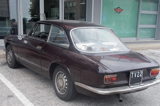 www.targhenere.net/gallery2/wp-content/uploads/2019/08/alfaromeo1300gtjunior-1971_siralec_tn3847.jpg