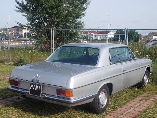 www.targhenere.net/gallery2/wp-content/uploads/2019/08/mercedes250cw114-1971_siralec_tn21236.jpg