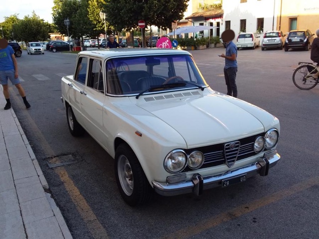 www.targhenere.net/gallery2/wp-content/uploads/2019/09/alfa_romeo_giulia_super_1300_1973_1975_2.jpg