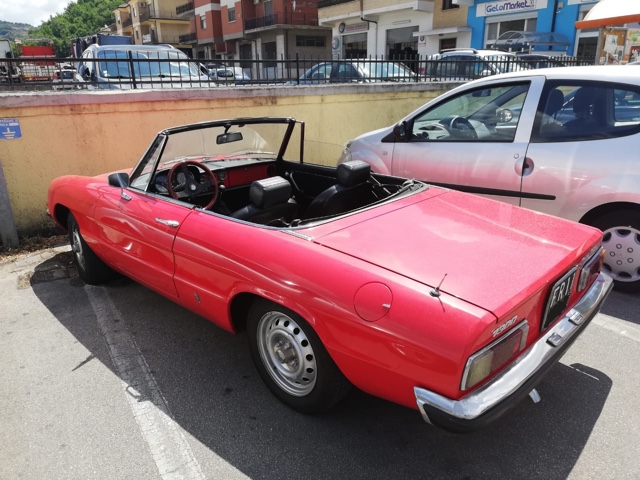 www.targhenere.net/gallery2/wp-content/uploads/2019/09/alfaromeoduetto1300junior2.jpg