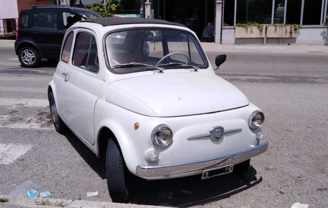 www.targhenere.net/gallery2/wp-content/uploads/2019/09/img-20190926-wa0035_svalvolatogiallorosso_tn45247.jpg