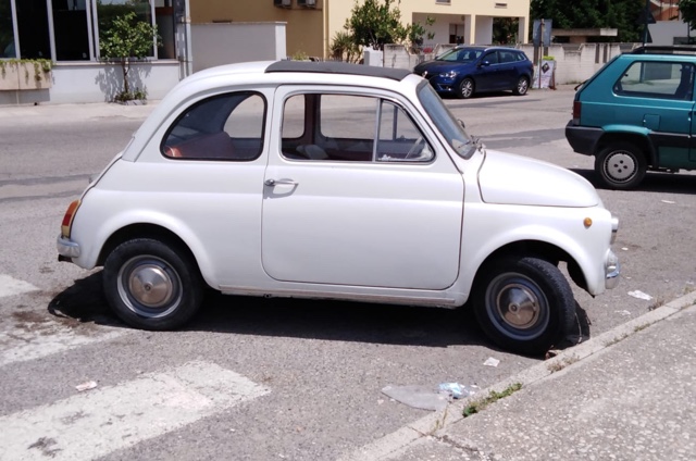 www.targhenere.net/gallery2/wp-content/uploads/2019/09/img-20190926-wa0043_svalvolatogiallorosso_tn45247.jpg