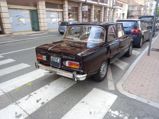 www.targhenere.net/gallery2/wp-content/uploads/2019/10/alfa_romeo_giulia_super_13_1972_1.jpg