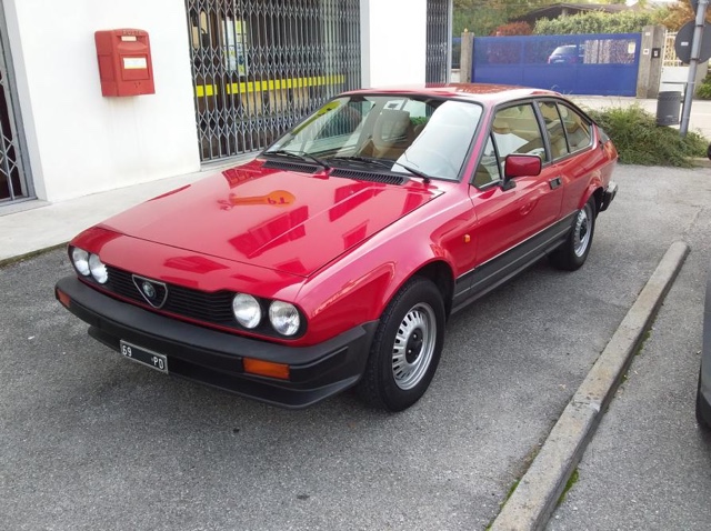 www.targhenere.net/gallery2/wp-content/uploads/2019/11/alfa_romeo_alfetta_gtv_20_1983_2.jpg