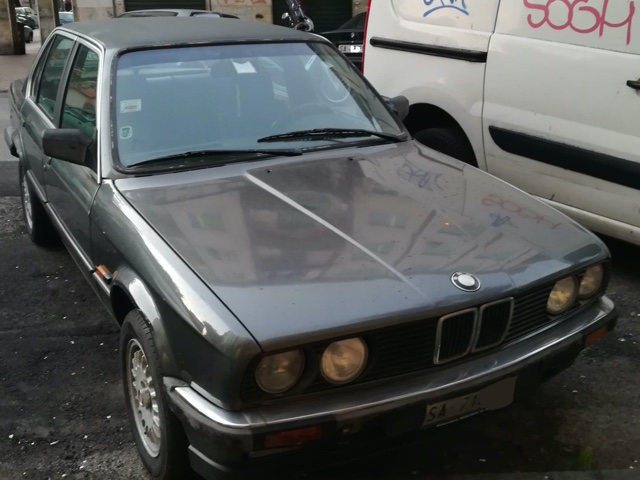 www.targhenere.net/gallery2/wp-content/uploads/2019/11/bmw318i2.jpg