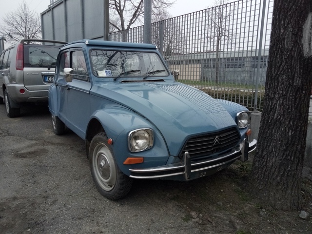 www.targhenere.net/gallery2/wp-content/uploads/2019/12/citroen_dyane_sv23_fronte_oinotna_tn13884.jpg