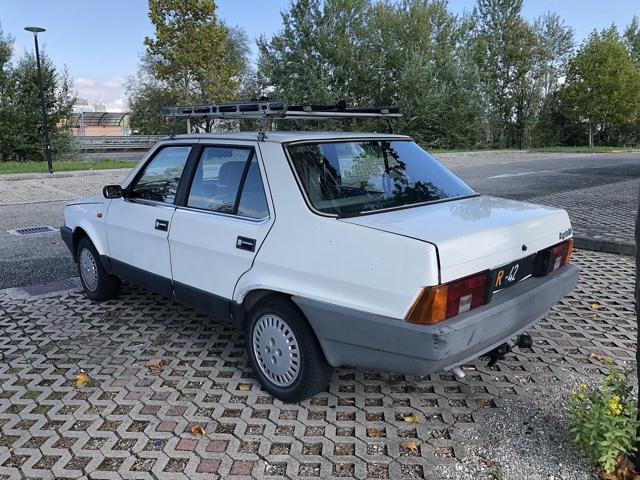 www.targhenere.net/gallery2/wp-content/uploads/2019/12/fiat_regata_1984_02_guerfranc_tn12719.jpg
