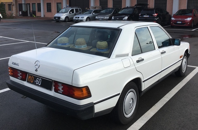 www.targhenere.net/gallery2/wp-content/uploads/2019/12/mercedes190frabo20191204.jpg