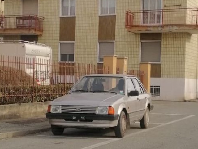 www.targhenere.net/gallery2/wp-content/uploads/2020/03/ford_escort_11_del_1985_targa_vc44_b.jpg