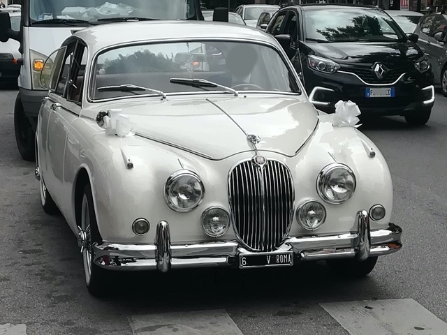 www.targhenere.net/gallery2/wp-content/uploads/2020/04/jaguar_mk_ii_1.jpg