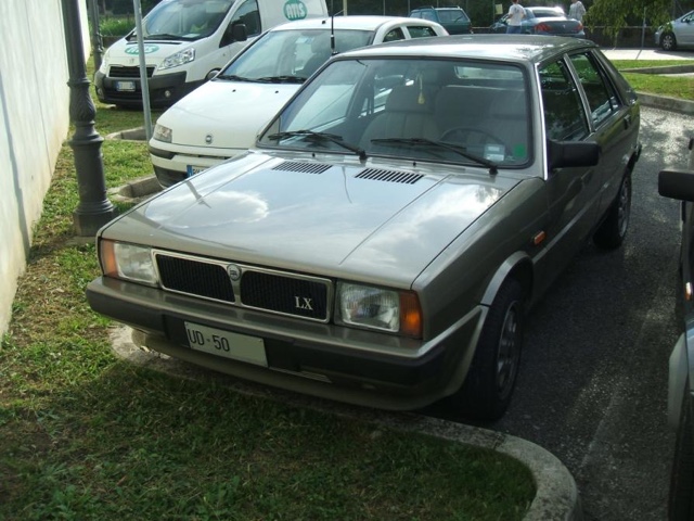 www.targhenere.net/gallery2/wp-content/uploads/2020/04/lancia_delta_lx_1300_21-10-1985_2.jpg