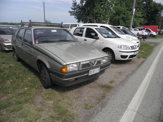 www.targhenere.net/gallery2/wp-content/uploads/2020/05/alfa_romeo_75_16_1986_1.jpg