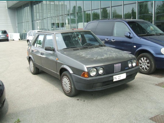 www.targhenere.net/gallery2/wp-content/uploads/2020/06/fiat_ritmo_100_s_05-05-1986_2.jpg