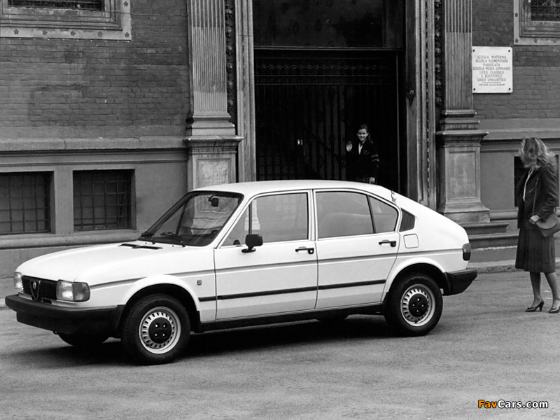 www.targhenere.net/gallery2/wp-content/uploads/2020/06/pictures_alfa-romeo_alfasud_1982_1.jpg