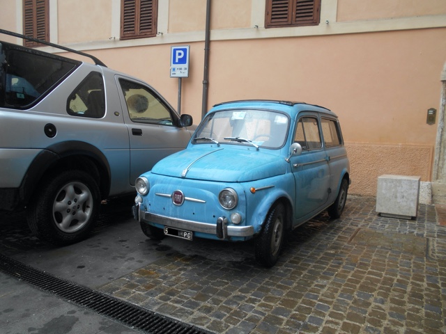 www.targhenere.net/gallery2/wp-content/uploads/2020/07/fiat_500_giardiniera_lug20_front_blowup_tn20984.jpg