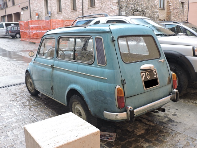 www.targhenere.net/gallery2/wp-content/uploads/2020/07/fiat_500_giardiniera_lug20_retro_blowup_tn20984.jpg