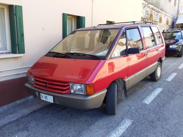www.targhenere.net/gallery2/wp-content/uploads/2020/07/renault_espace_turbo_dx_1986_2.jpg