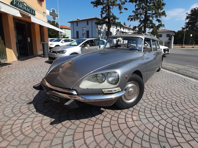 www.targhenere.net/gallery2/wp-content/uploads/2020/08/citroen_ds_fi_k1_fronte_c.jpg