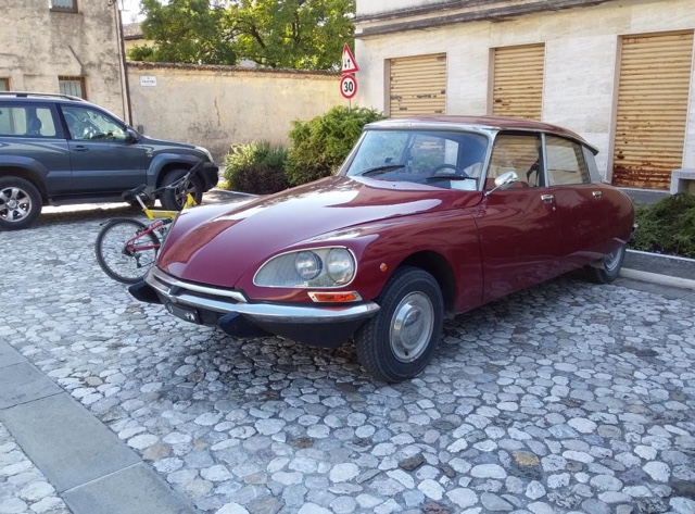 www.targhenere.net/gallery2/wp-content/uploads/2020/08/citroen_dsuper_5_1983_2.jpg