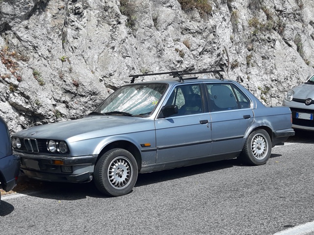 www.targhenere.net/gallery2/wp-content/uploads/2020/09/bmw_320_2.jpg