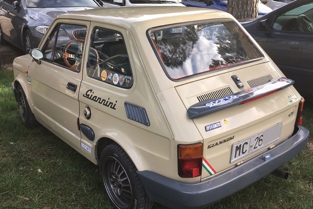 www.targhenere.net/gallery2/wp-content/uploads/2020/09/fiat126frabo20200904.jpg