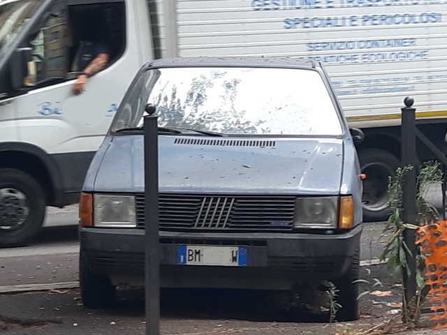 www.targhenere.net/gallery2/wp-content/uploads/2020/09/fiat_uno_45_sl_-_2.jpg