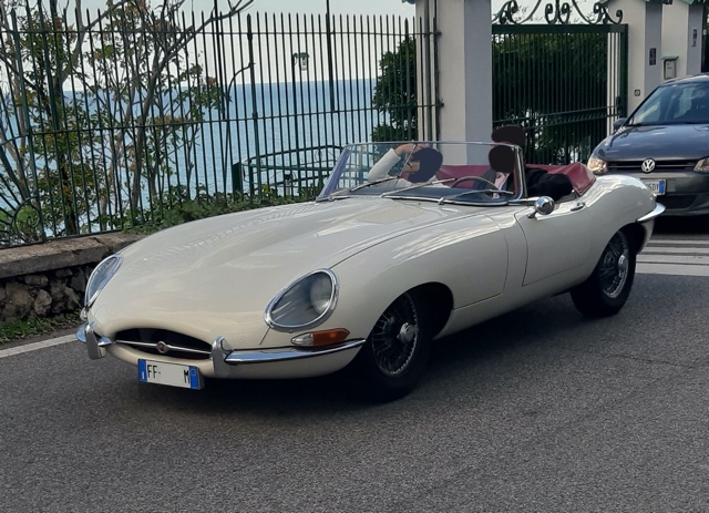 www.targhenere.net/gallery2/wp-content/uploads/2020/11/jaguar_e_type_2.jpg