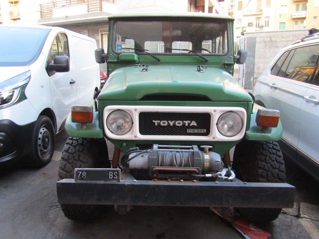 www.targhenere.net/gallery2/wp-content/uploads/2020/12/land_cruiser_bj_42_classicauto_tn12876.jpg
