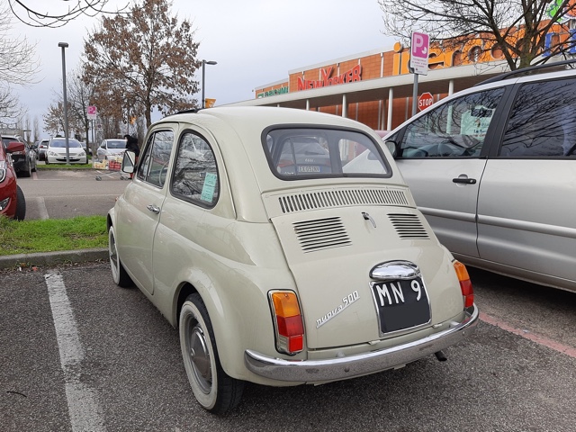 www.targhenere.net/gallery2/wp-content/uploads/2021/01/fiat_500_mn9_retro_oinotna_tn59568.jpg