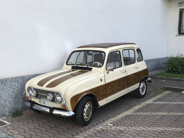 www.targhenere.net/gallery2/wp-content/uploads/2021/01/renault4-mi7a.jpg