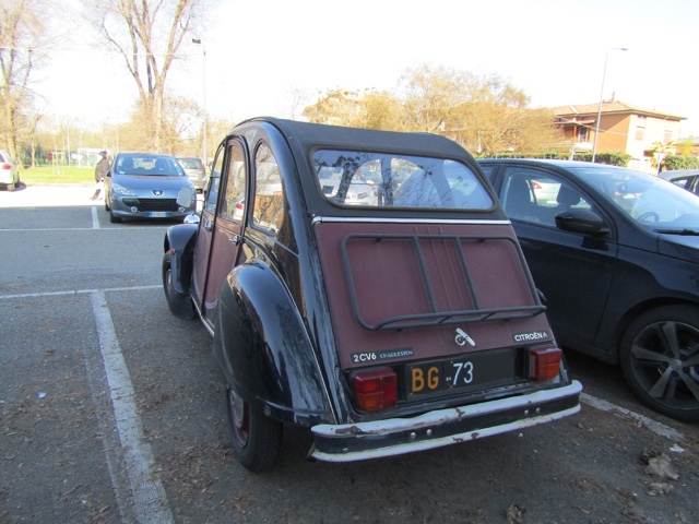 www.targhenere.net/gallery2/wp-content/uploads/2021/02/2cv_bg_classicauto_tn6722.jpg