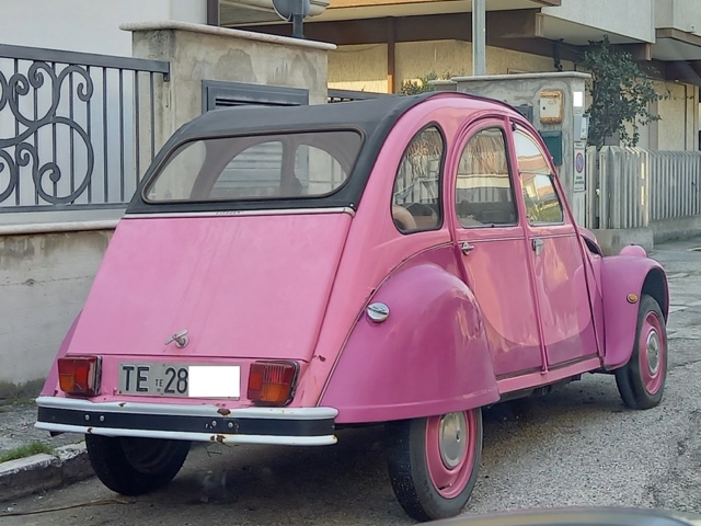 www.targhenere.net/gallery2/wp-content/uploads/2021/02/citroen_2cv6_1981_tonymura_tn14501.jpg