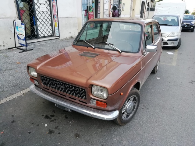 www.targhenere.net/gallery2/wp-content/uploads/2021/02/fiat127bue.jpeg