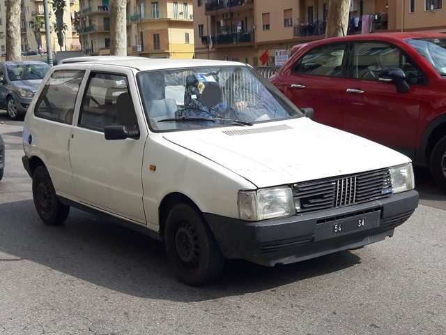 www.targhenere.net/gallery2/wp-content/uploads/2021/03/fiat_uno_45_2.jpg