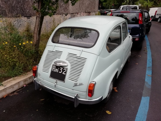 www.targhenere.net/gallery2/wp-content/uploads/2021/04/fiat600buepost_tn35602.jpg