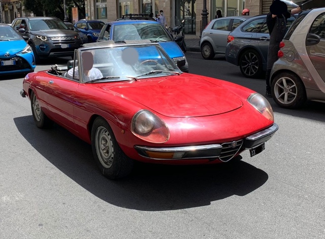 www.targhenere.net/gallery2/wp-content/uploads/2021/05/alfa_romeo_spider_2000_2.jpg