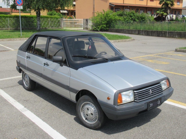 www.targhenere.net/gallery2/wp-content/uploads/2021/05/citroenvisacabrioant.jpg