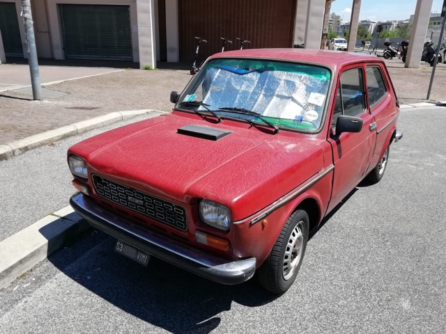 www.targhenere.net/gallery2/wp-content/uploads/2021/05/fiat127bue_tn41278_02.jpg