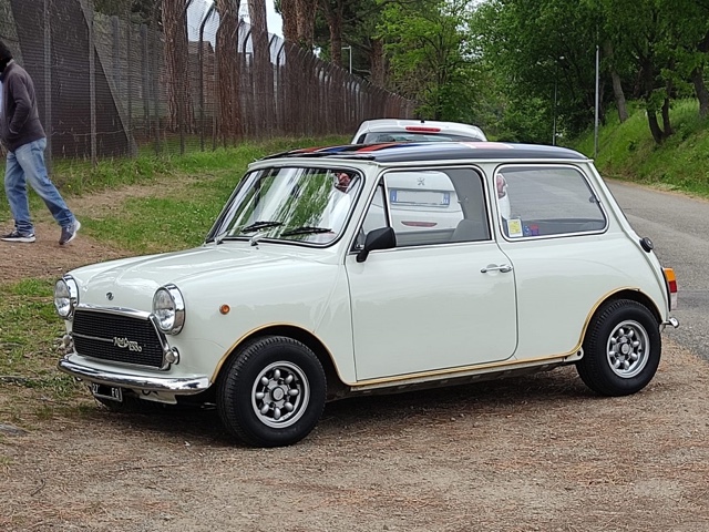 www.targhenere.net/gallery2/wp-content/uploads/2021/05/minicooper1300-dic72_etilico_tn45090.jpg
