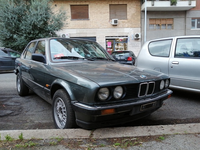 www.targhenere.net/gallery2/wp-content/uploads/2021/06/bmw_320i_4p_2_copia_strabuzov_tn27102.jpg