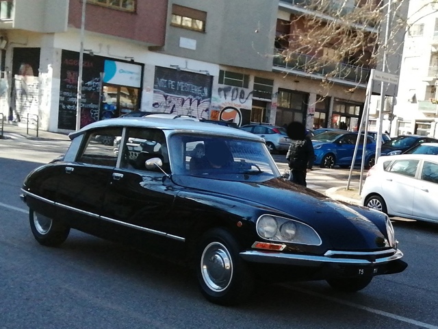www.targhenere.net/gallery2/wp-content/uploads/2021/06/citroen_ds_20_1.jpg