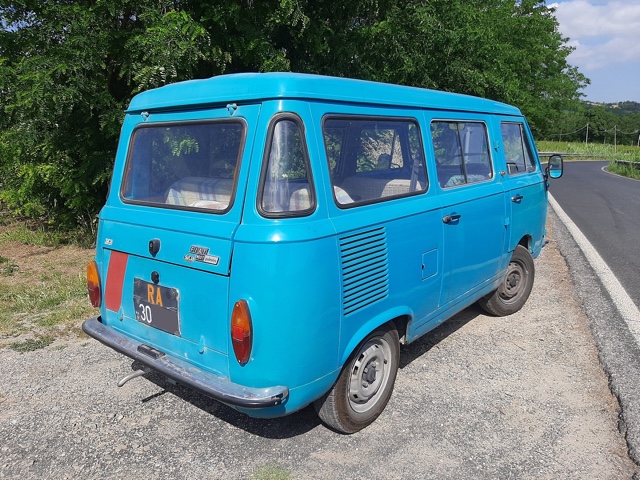 www.targhenere.net/gallery2/wp-content/uploads/2021/06/fiat_900t_ra30_retro_oinotna_tn38020.jpg