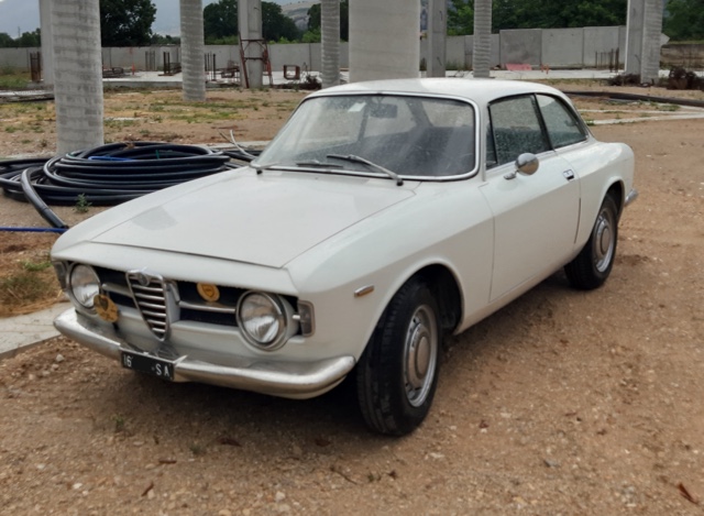 www.targhenere.net/gallery2/wp-content/uploads/2021/07/alfa_romeo_gt_1300_junior_2.jpg
