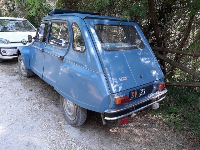 www.targhenere.net/gallery2/wp-content/uploads/2021/07/citroen_dyane_sv23_retro_oinotna_tn13884.jpg