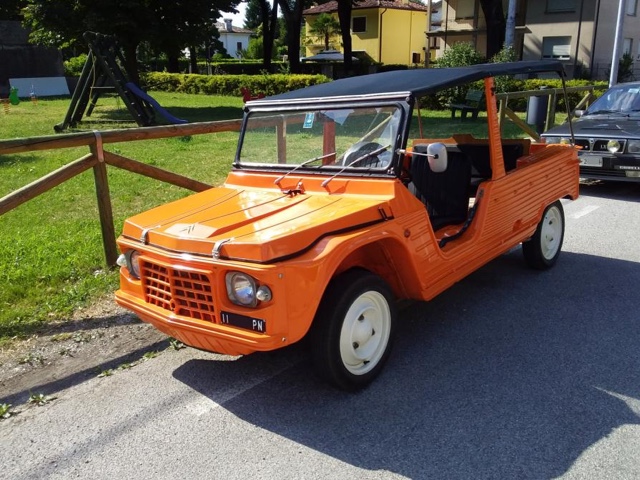 www.targhenere.net/gallery2/wp-content/uploads/2021/07/citroen_mehari_1971_1977_2.jpg