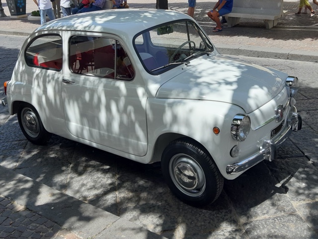 www.targhenere.net/gallery2/wp-content/uploads/2021/07/fiat_600_d_2_1.jpg