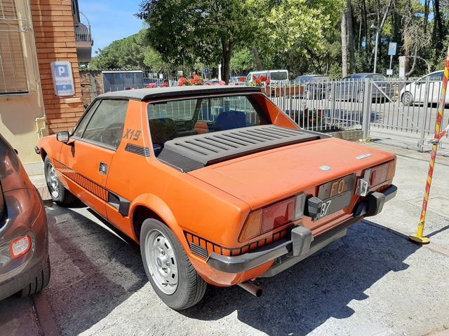 www.targhenere.net/gallery2/wp-content/uploads/2021/07/fiat_x19_fo37_retro_sx.jpg